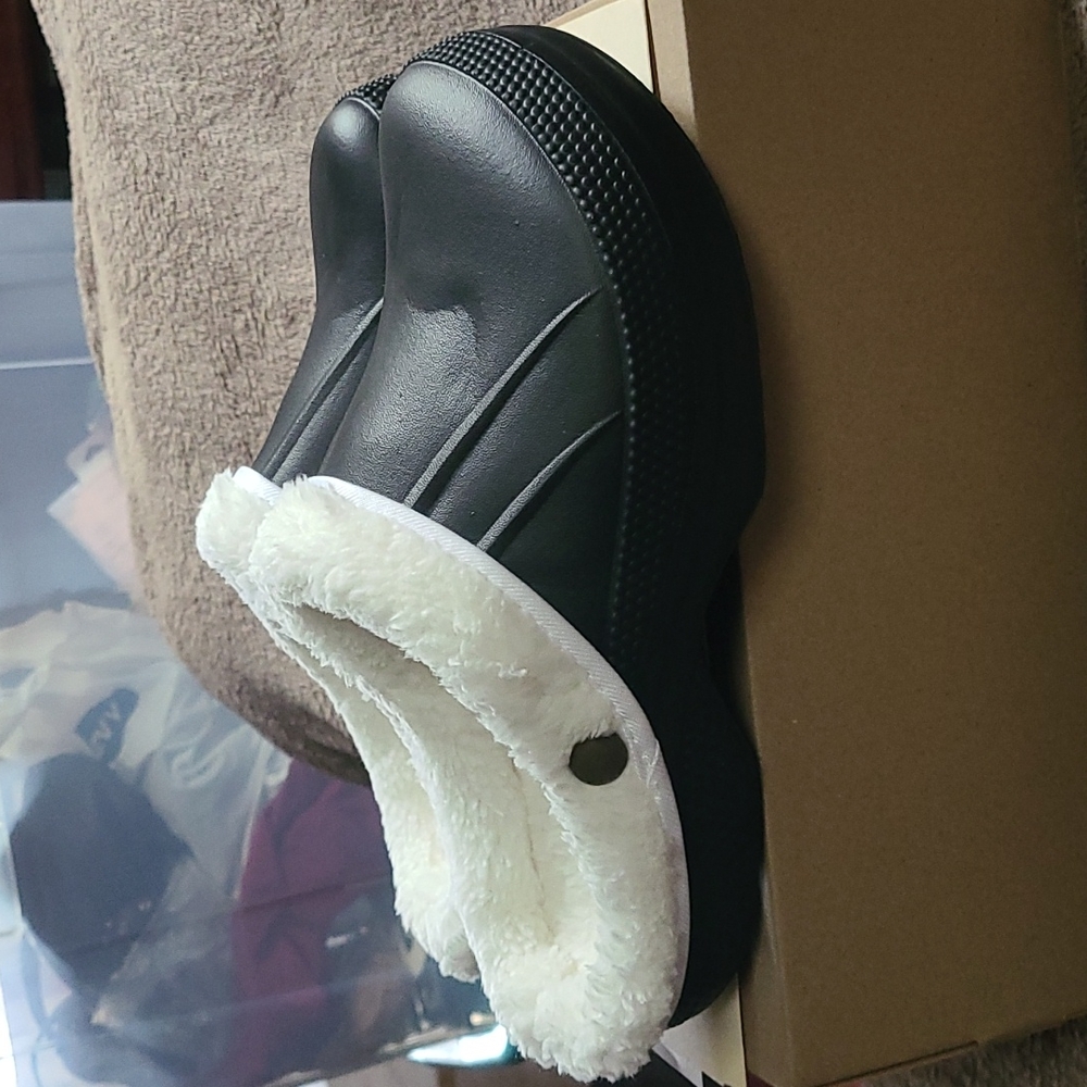 Women's fleece lined clogs